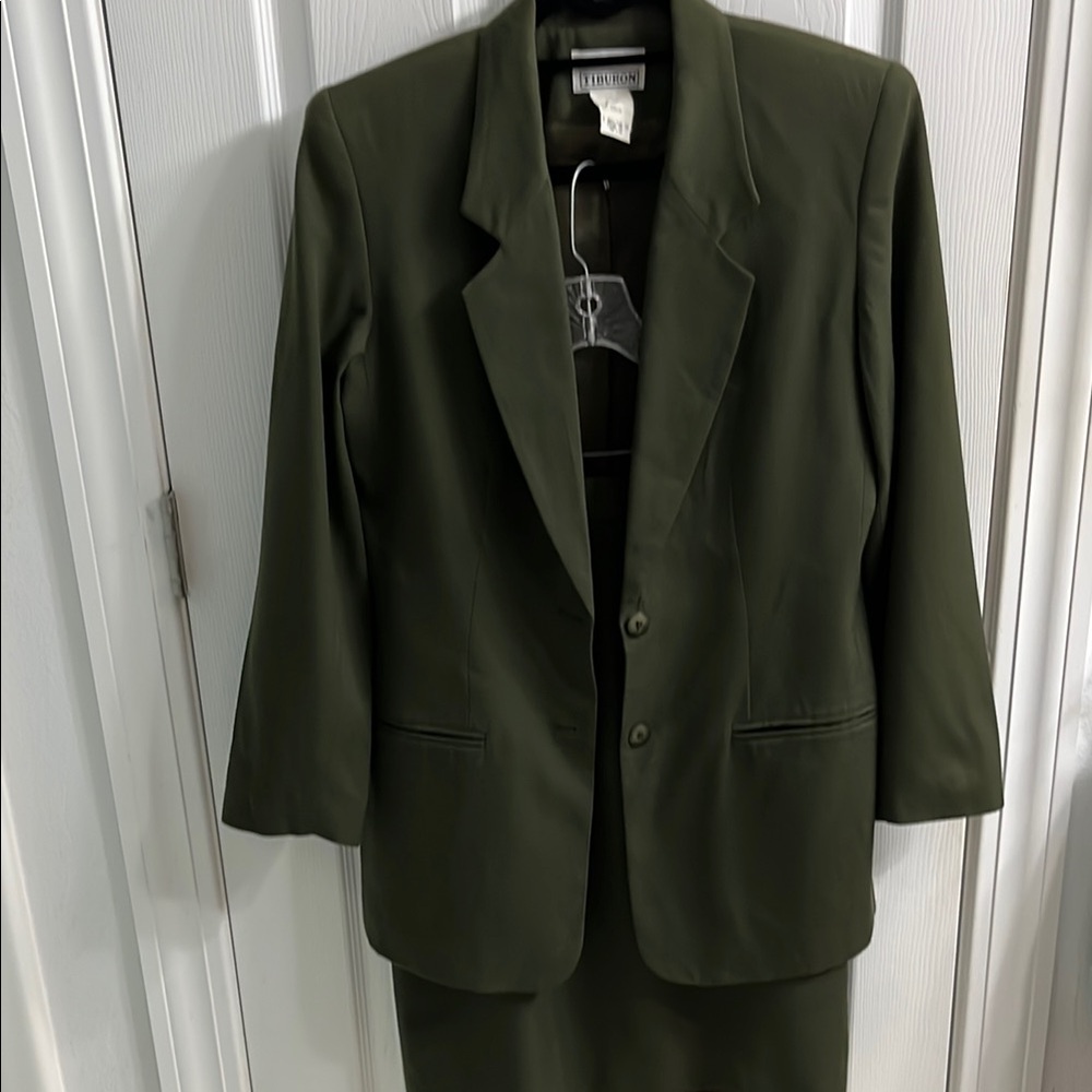 Tiburon 100% Wool Olive Green Suit  with Relaxed Fit and Notched Lapels